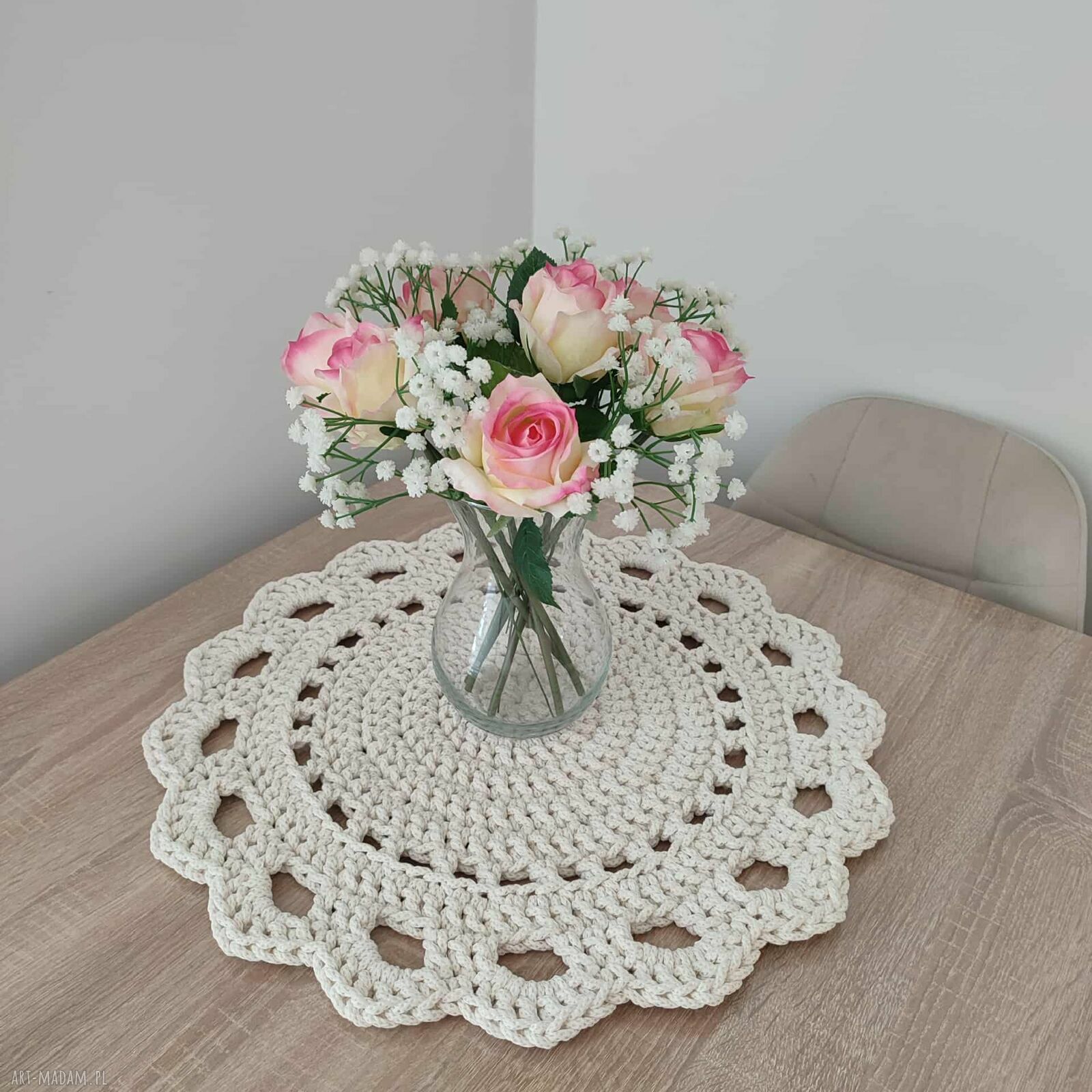 Okrągła podkładka ze sznurka bawełnianego 50 cm, szydełkowa