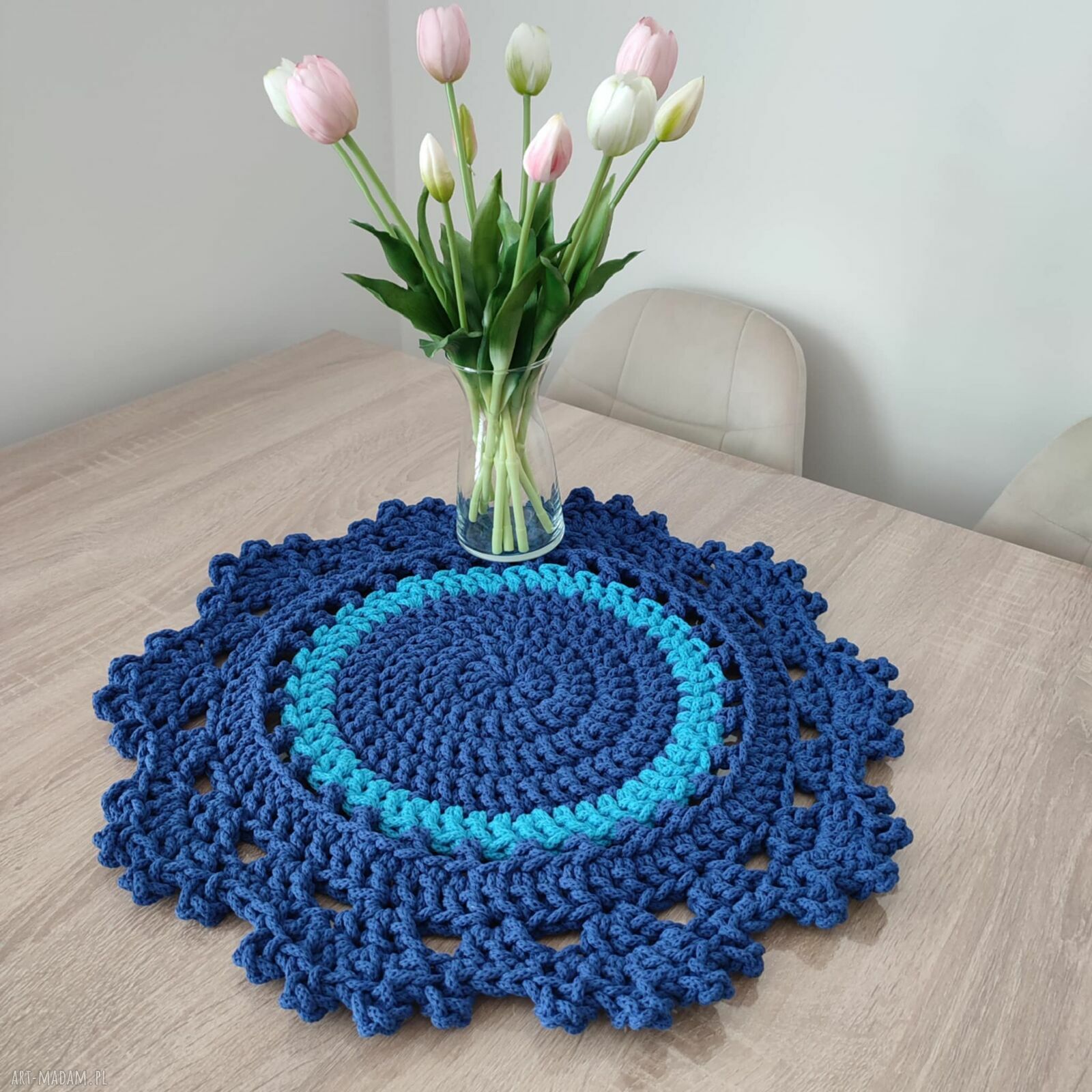Okrągła podkładka szydełkowa ze sznurka 50 cm - boho