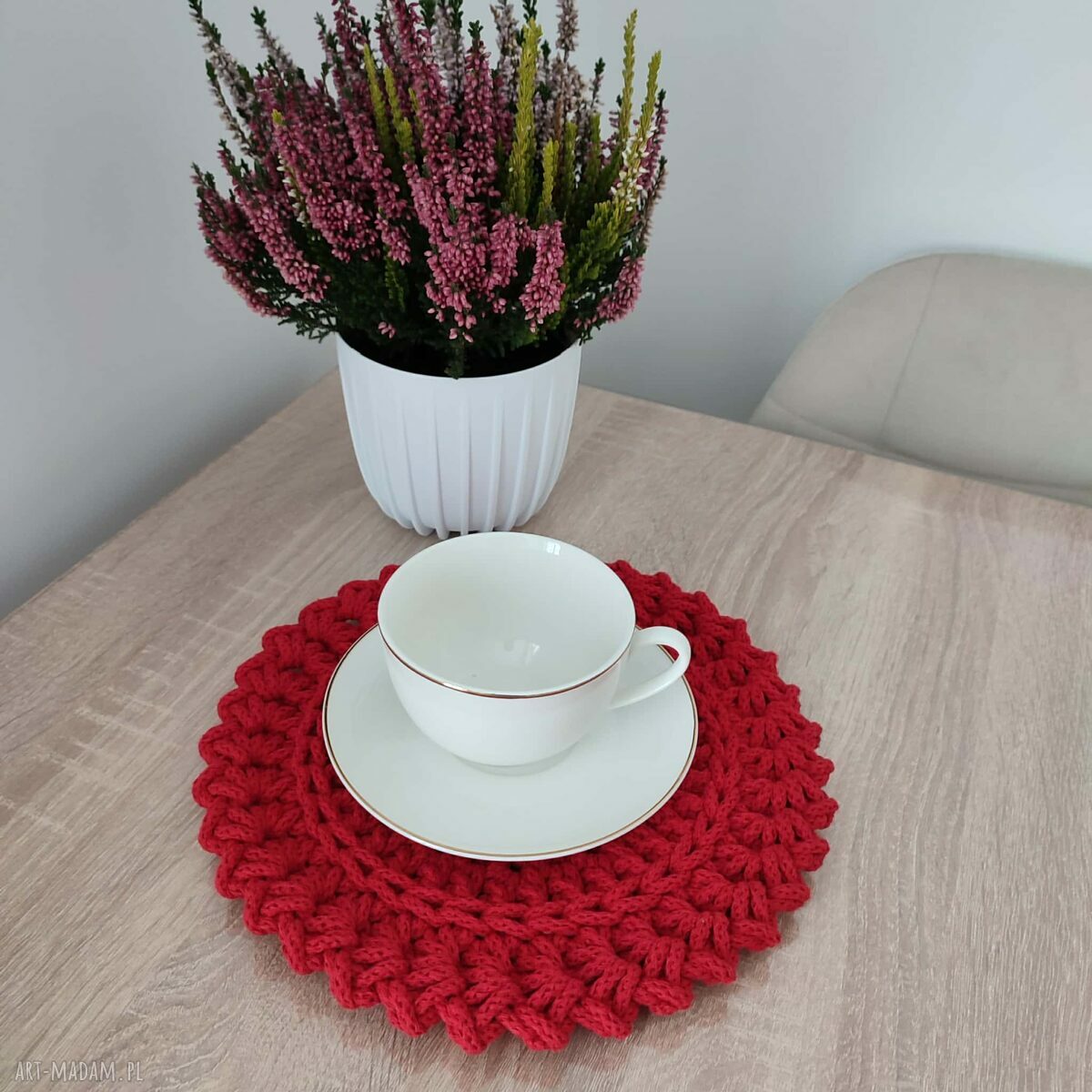 Podkładka ze sznurka bawełnianego szydełkowa boho 26 cm