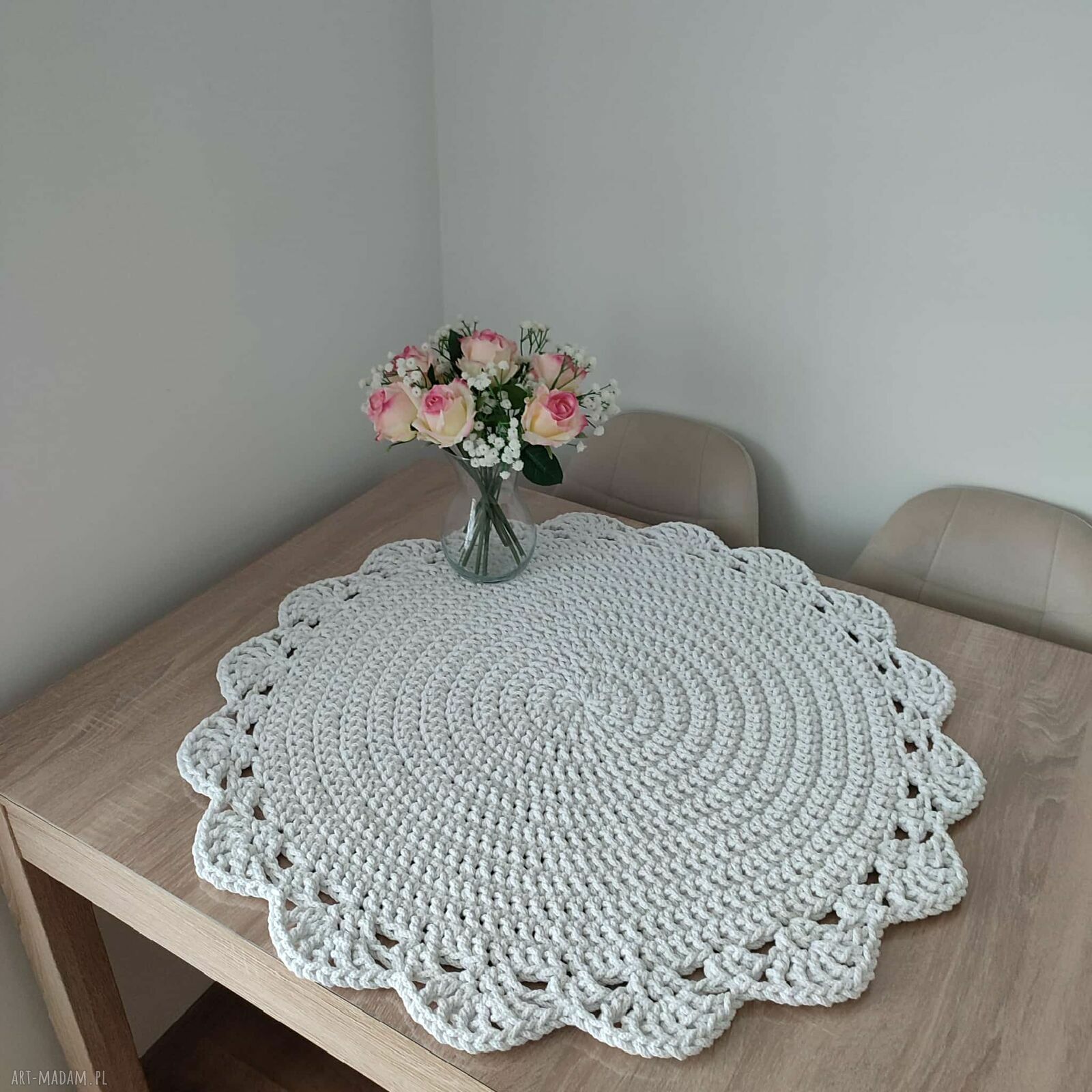 Okrągła podkładka szydełkowa z bawełnianego sznurka 80 cm