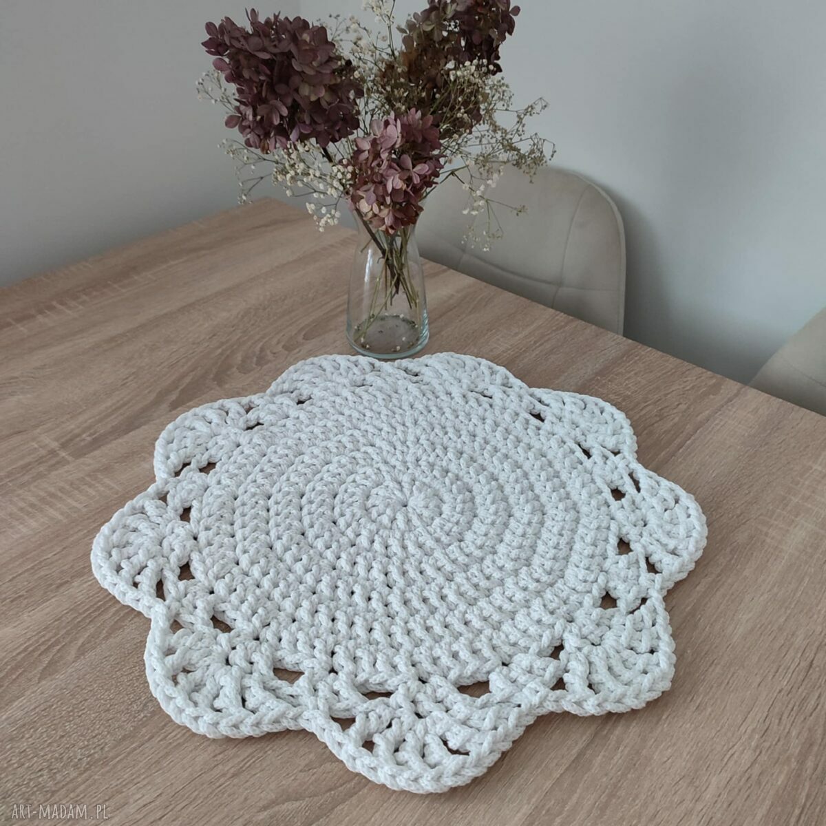 Podkładka ze sznurka szydełkowa 46 cm - rękodzieło na stolik kawowy