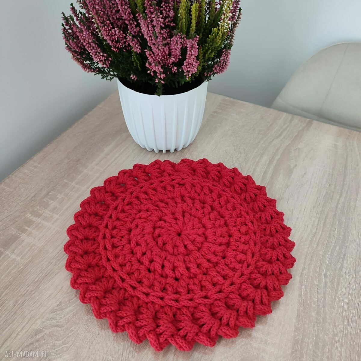 Podkładka ze sznurka bawełnianego szydełkowa boho 26 cm