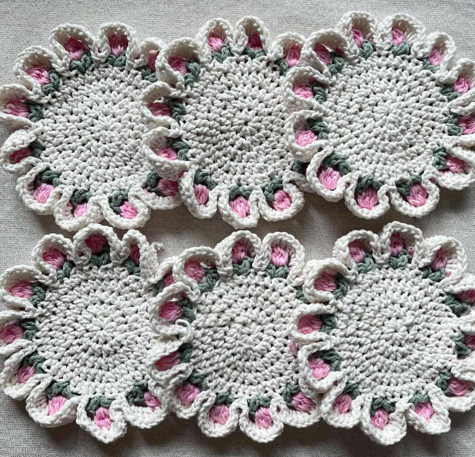 Szydełkowe podkładki pod kubek - zestaw 6 sztuk 16 cm