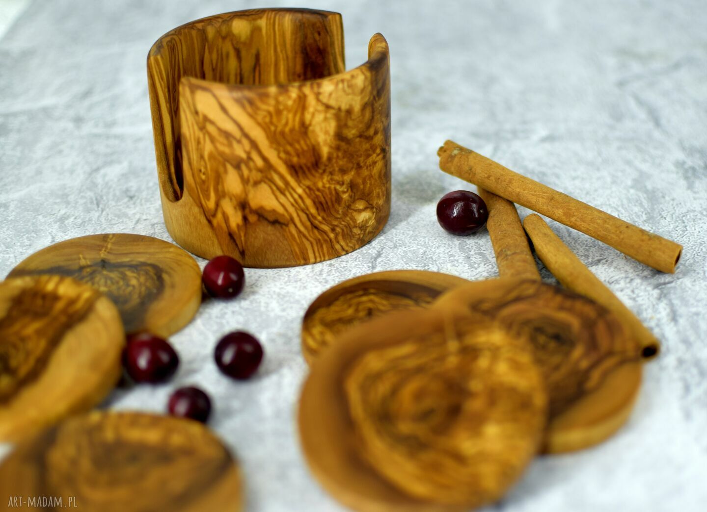 Podkładki pod kubek w stojaku 6 szt. drewno oliwne (handmade)