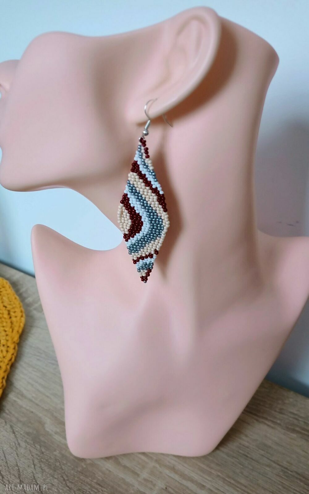 Kolczyki podłużne romby z koralików - ręcznie robione beading
