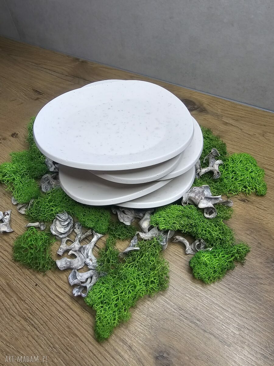Podstawka owalna z gipsu polimerowego - biała ceramika handmade