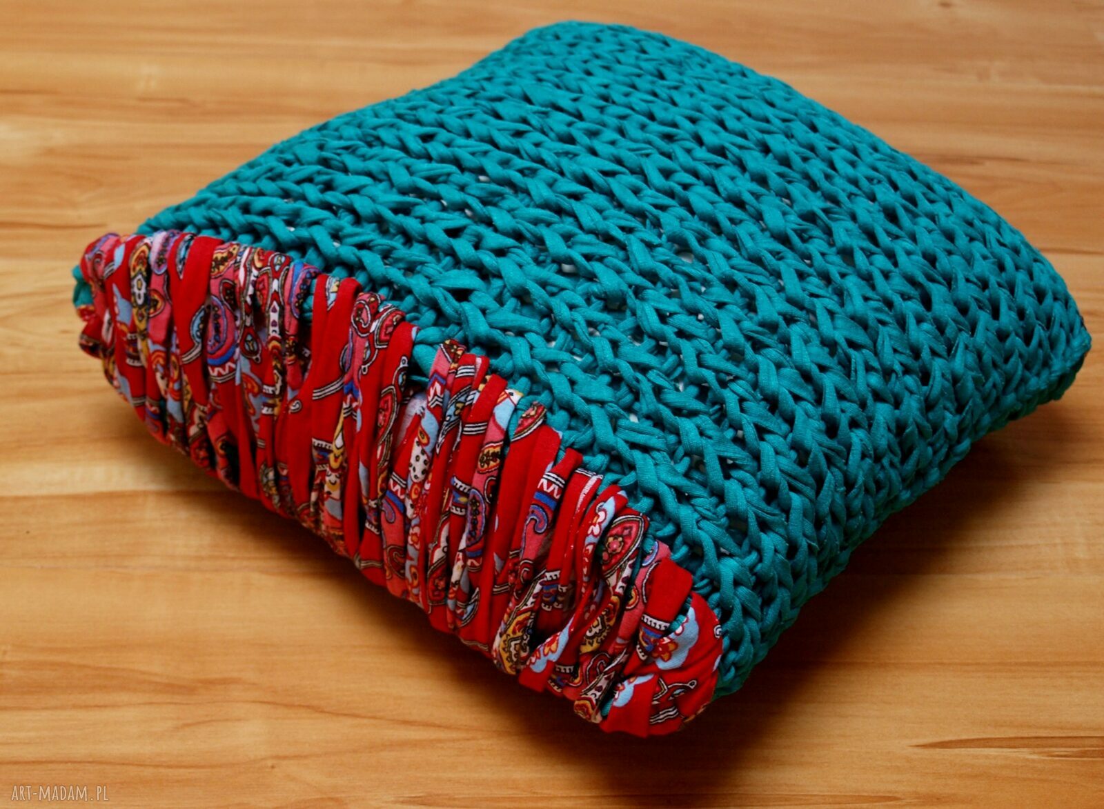 pod głową poduszka poducha oryginalna folkowa dziergana