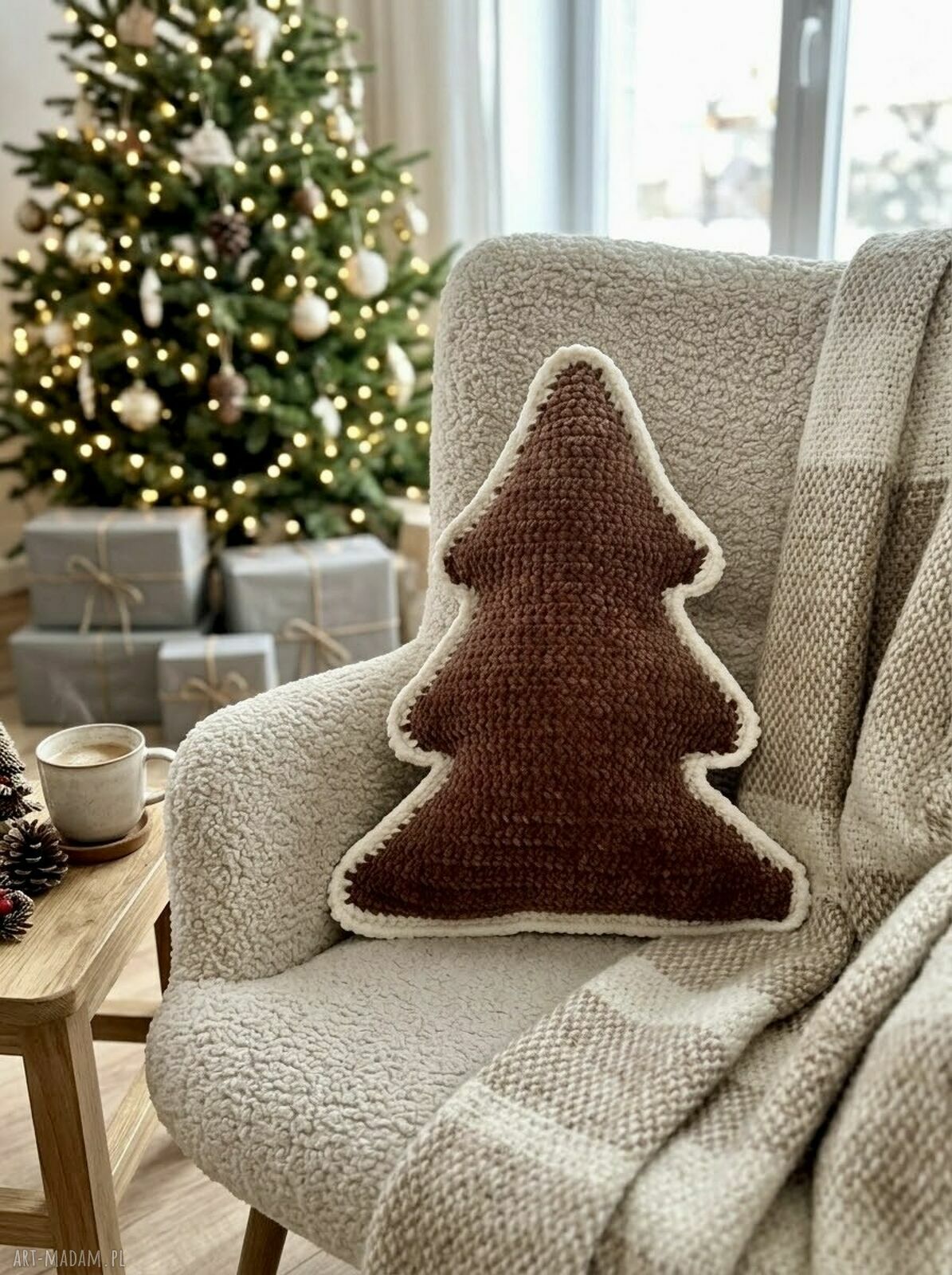 Poduszka choinka na szydełku - świąteczna dekoracja handmade