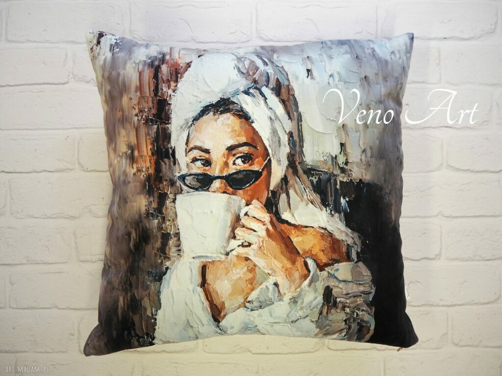 Poduszka „Kobieta Niezależna” 45x45 cm