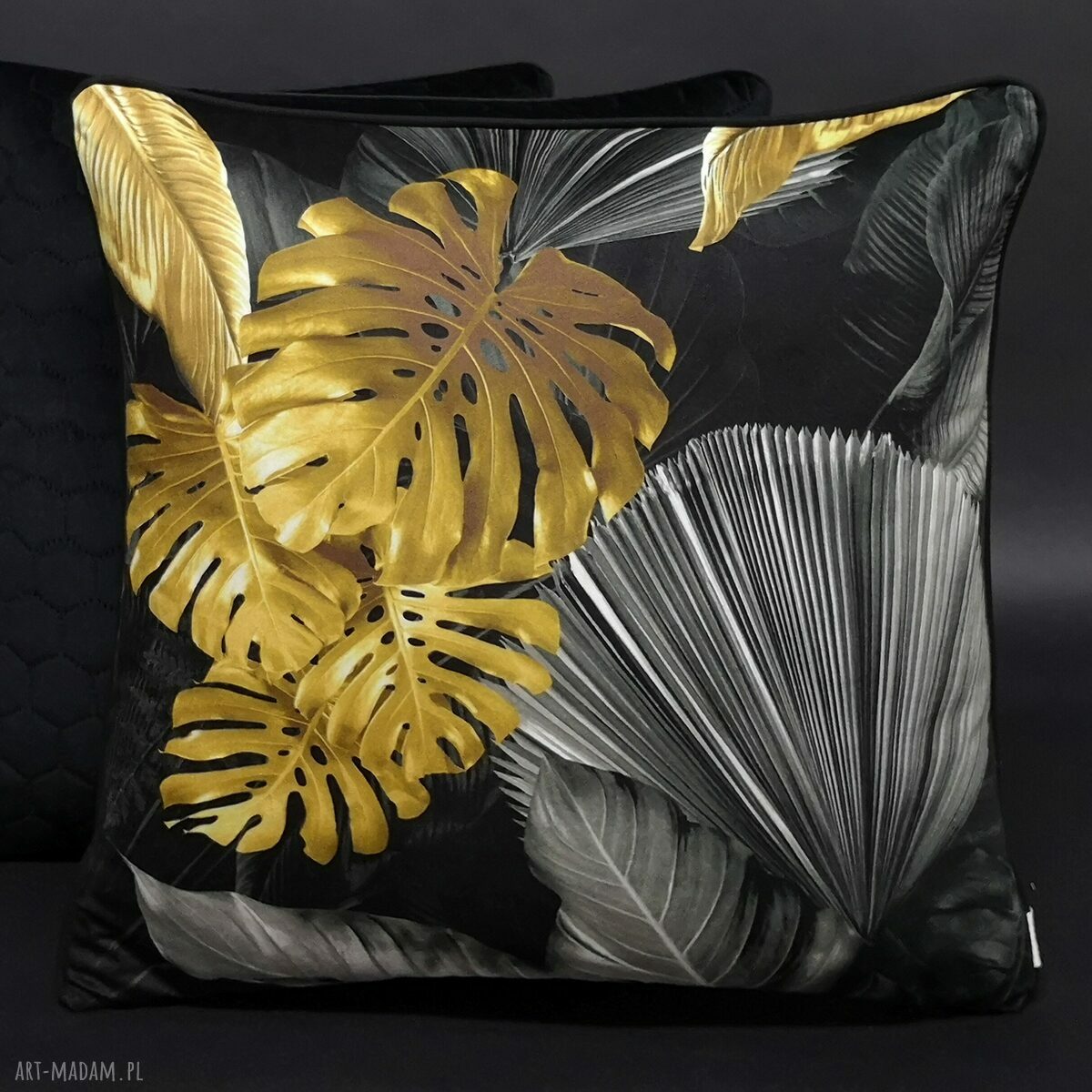 Poduszka Monstera złote liście z weluru 45x45cm