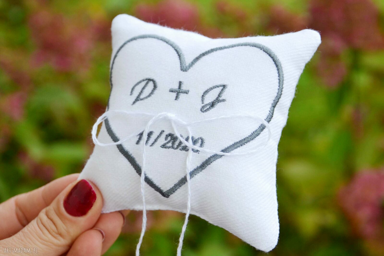 Poduszka na obrączki z haftem, personalizowana ślubna LR6