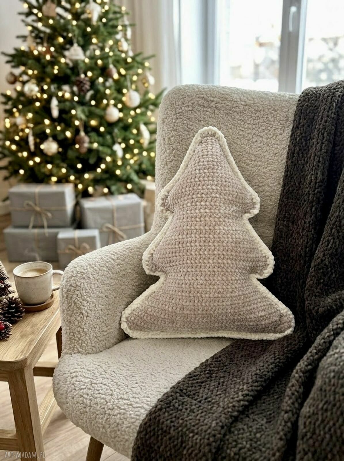 Poduszka choinka na szydełku - świąteczna dekoracja handmade