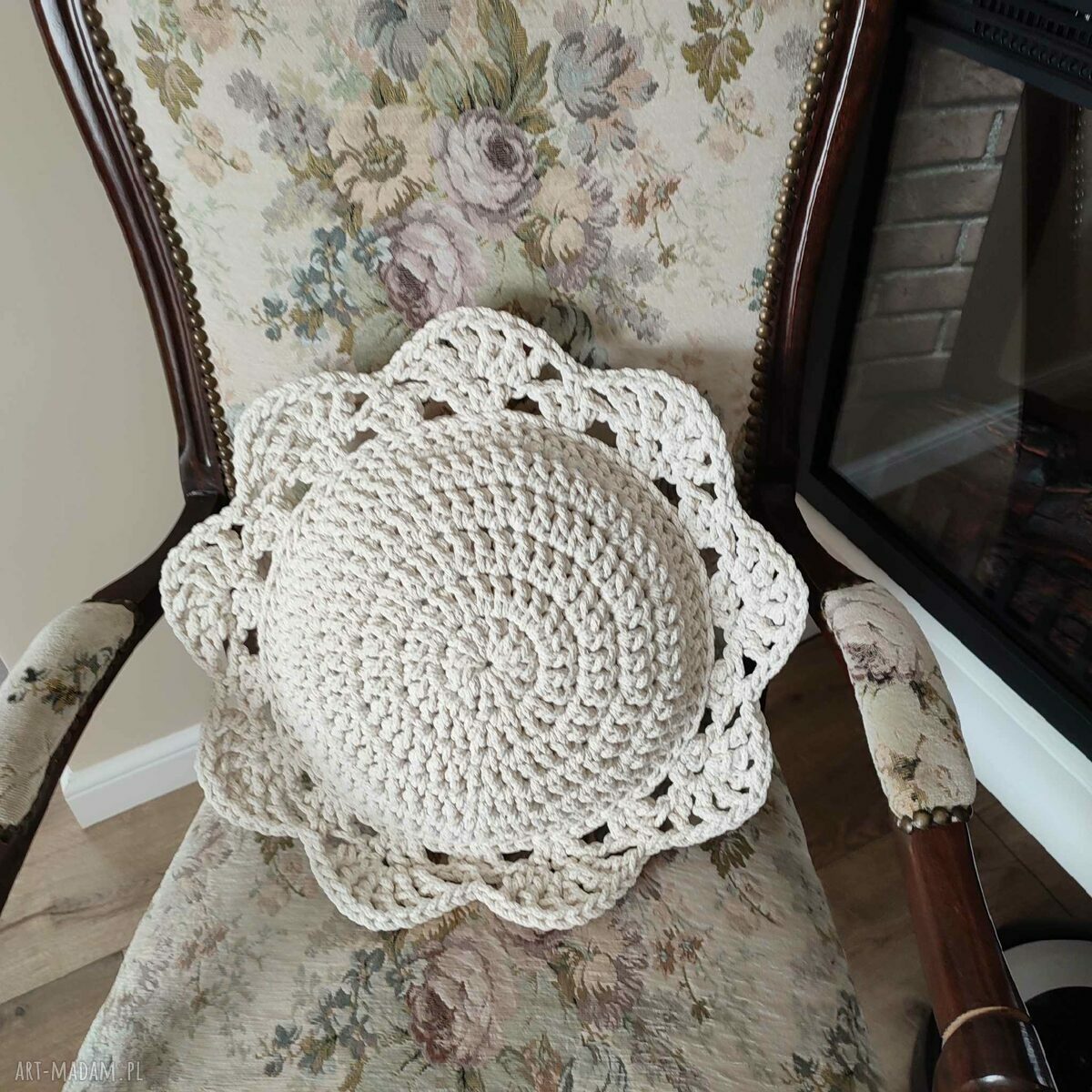 Poduszka okrągła z falbanką 40 cm - ręcznie robiona do salonu