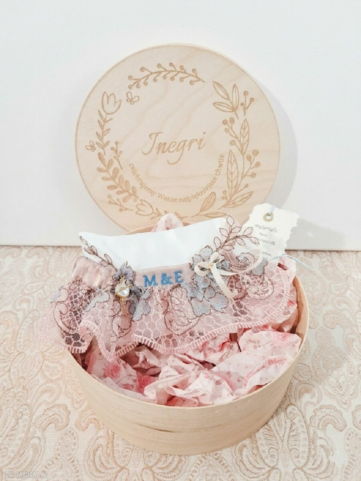 Podwiązka ślubna z jedwabiu naturalnego z personalizowanym haftem