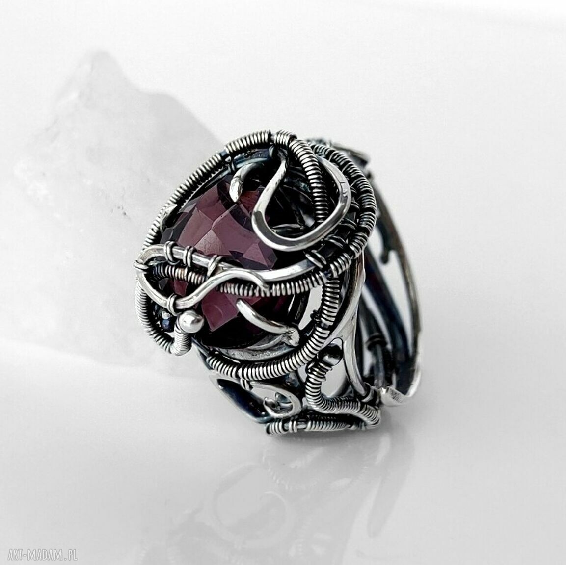 Srebrny pierścionek Poison z ametystem regulowany wire wrapping