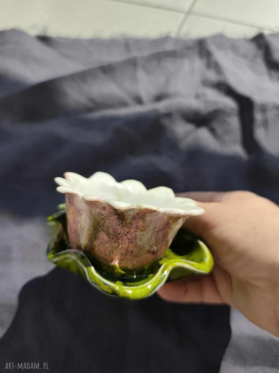Ręcznie robiony pojemniczek ceramiczny na świecę lub biżuterię