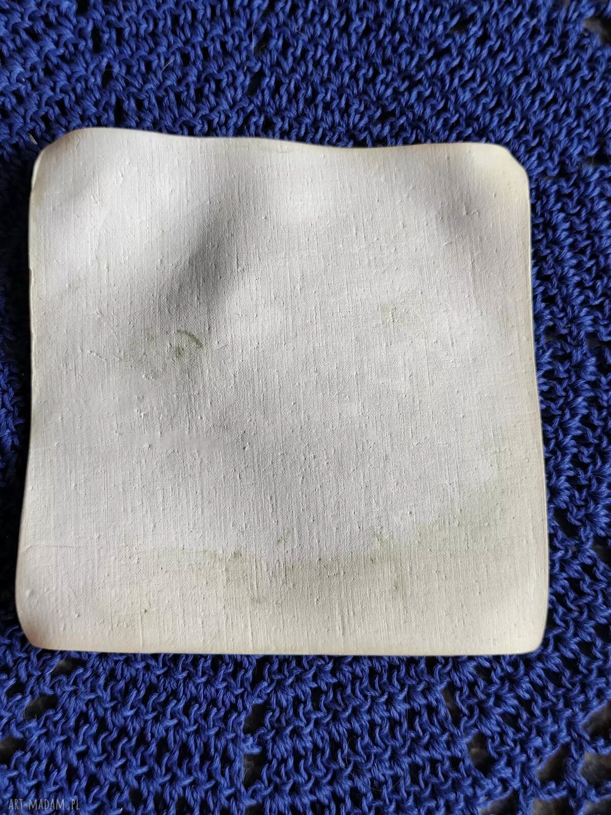 Kwadratowy pojemnik ceramiczny na biżuterię