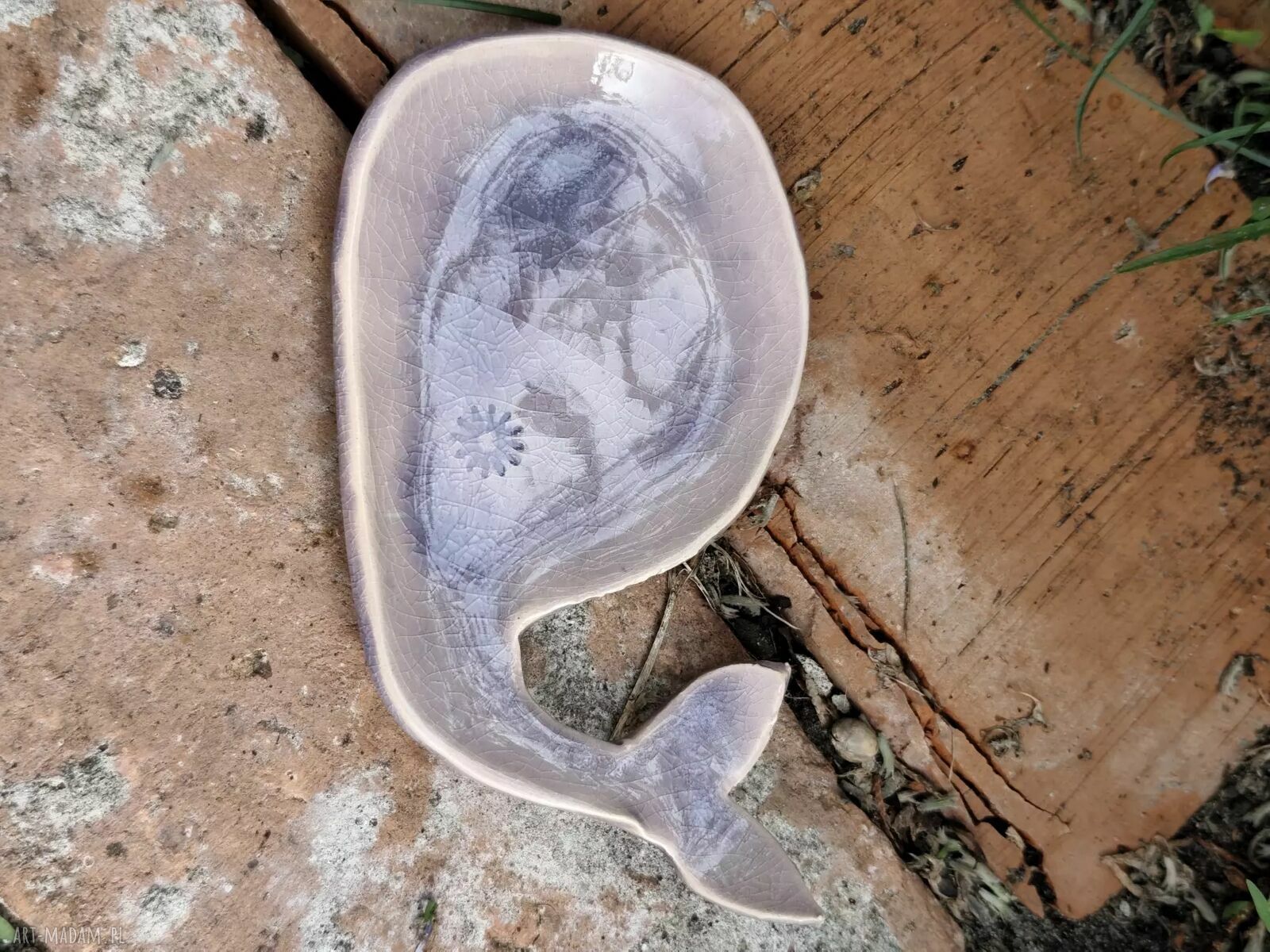 Pojemnik ceramiczny w kształcie delfinka na biżuterię