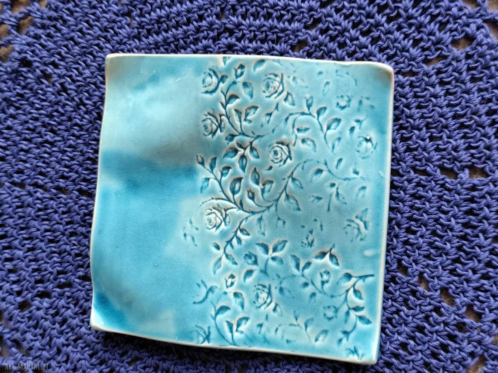 Kwadratowy pojemnik ceramiczny na biżuterię