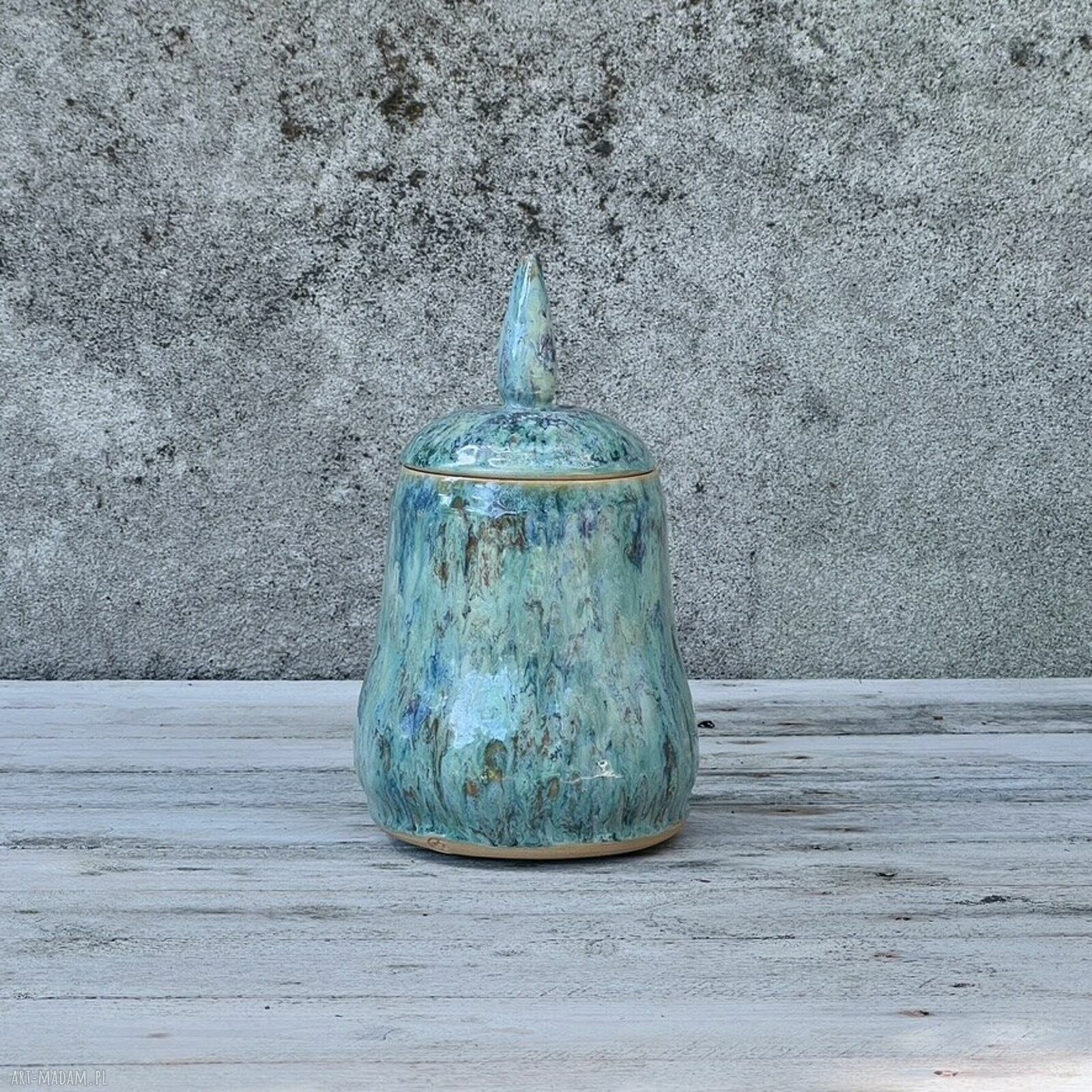 Pojemnik z pokrywką w szałwiowej ceramice - do kuchni i na prezent