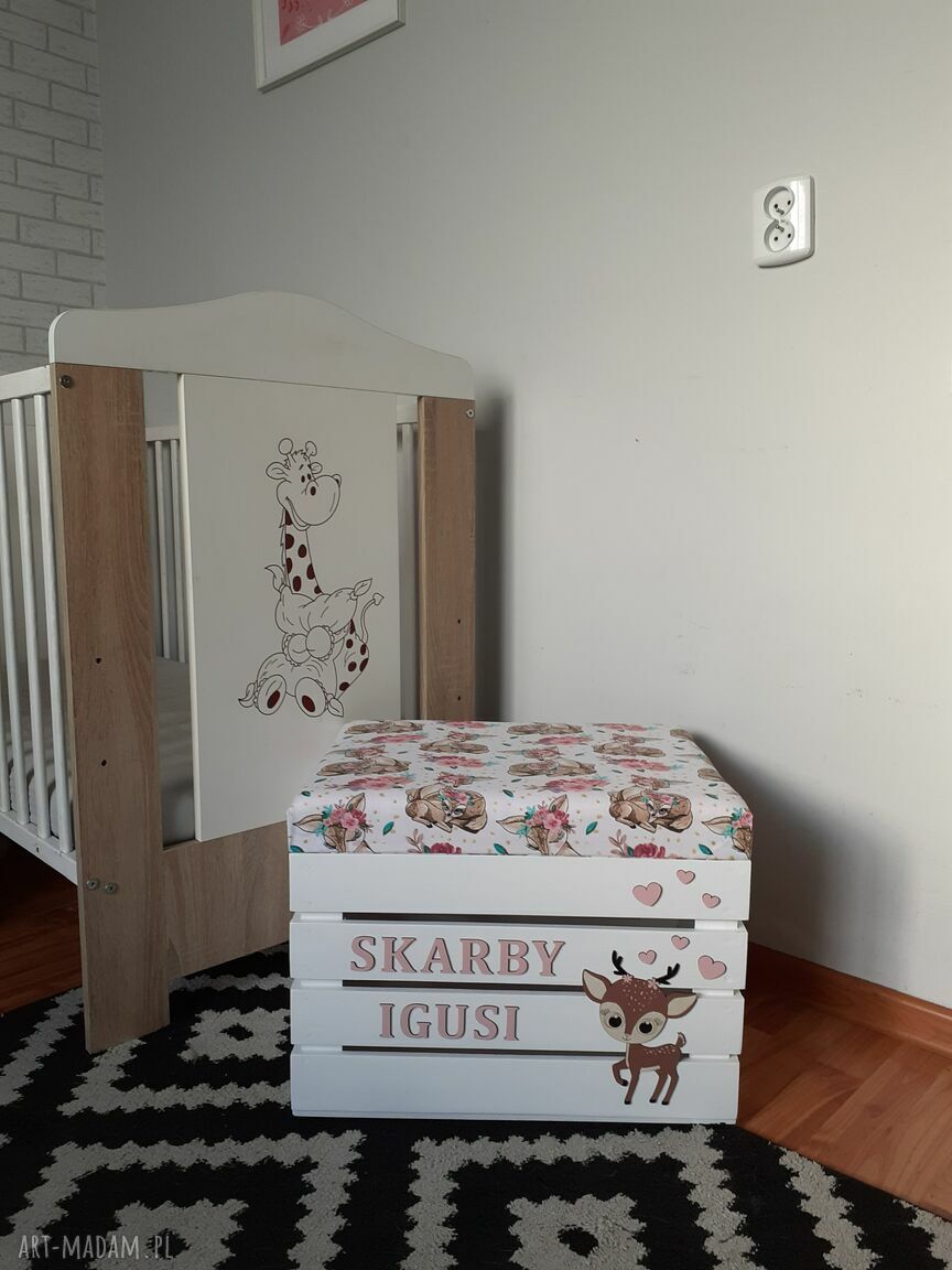 Drewniane pojemniki na zabawki - personalizowany kuferek wspomnień