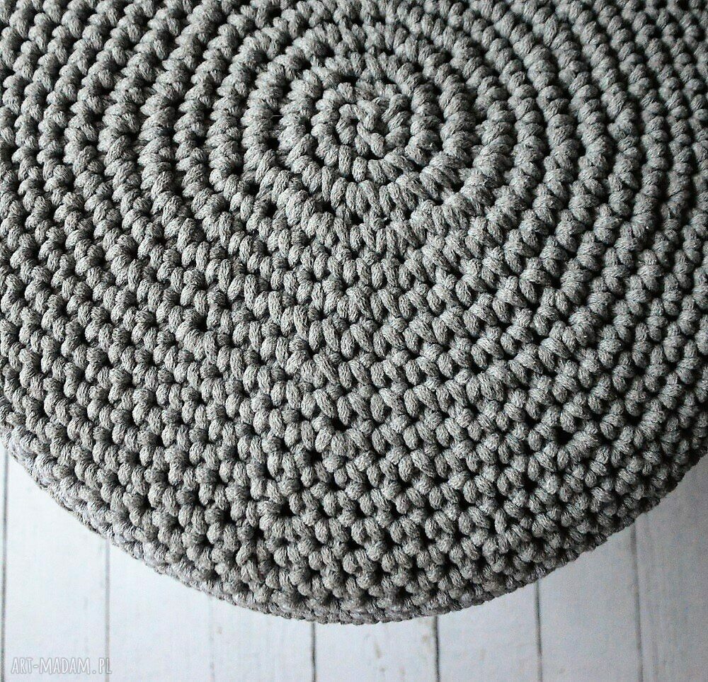 dom: POKROWIEC NA PUF zamówienie HandMade