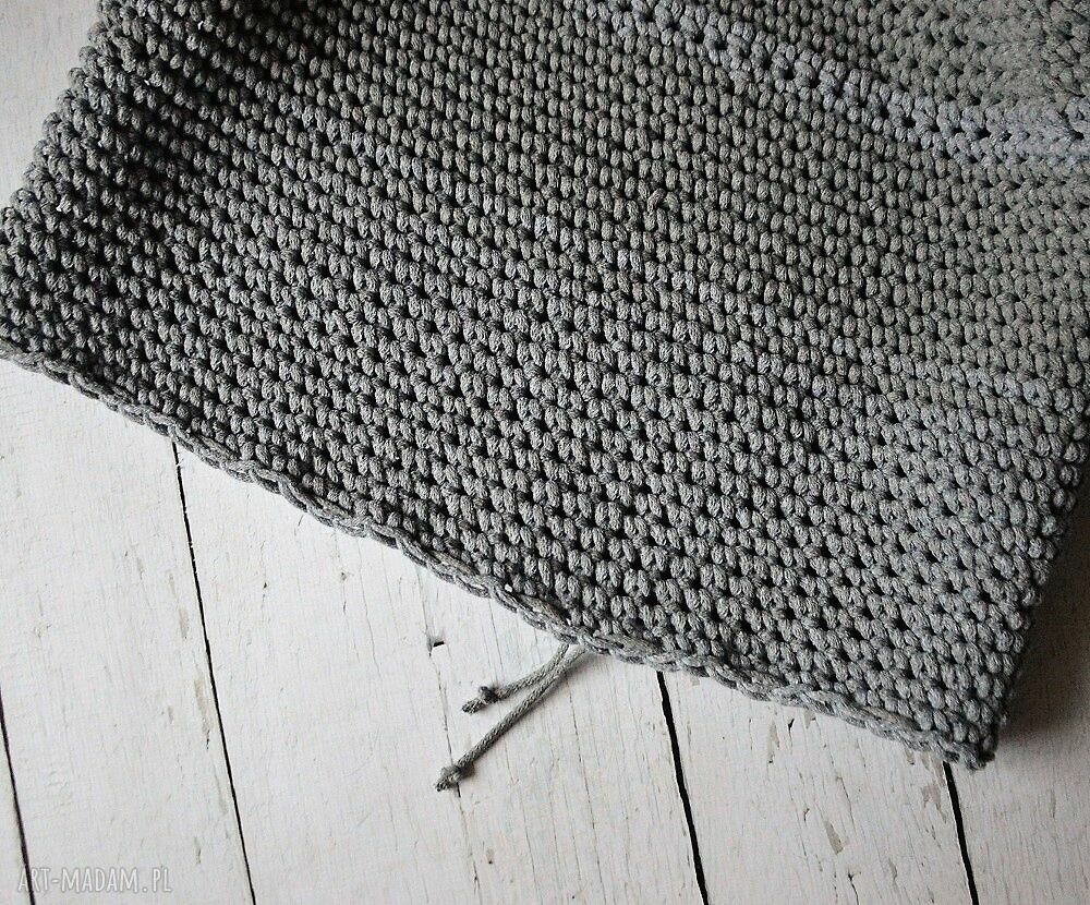 dom: POKROWIEC NA PUF zamówienie HandMade