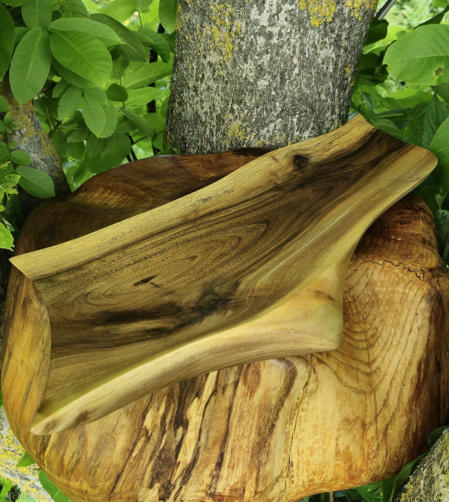Ręcznie robiony półmisek z drewna orzecha włoskiego - 50 cm