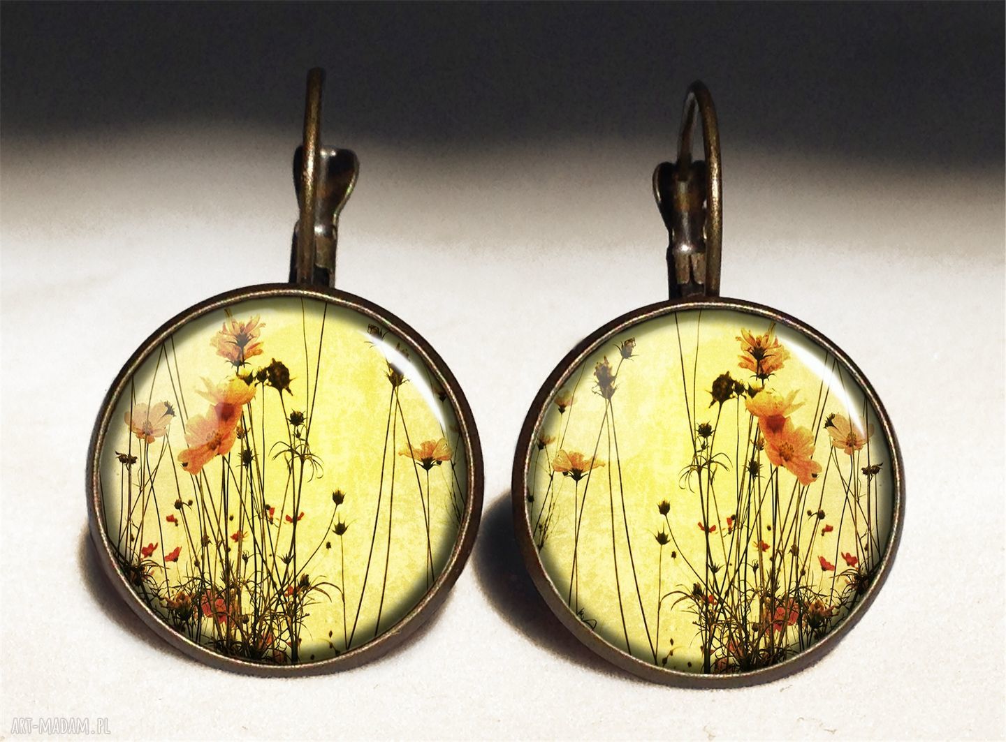 naszyjniki: Polne kwiaty Medalion z łańcuszkiem HandMade