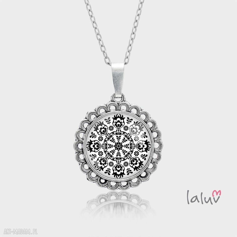 Medalion okrągły mały KLASYCZNA WYCINANKA - naszyjnik handmade