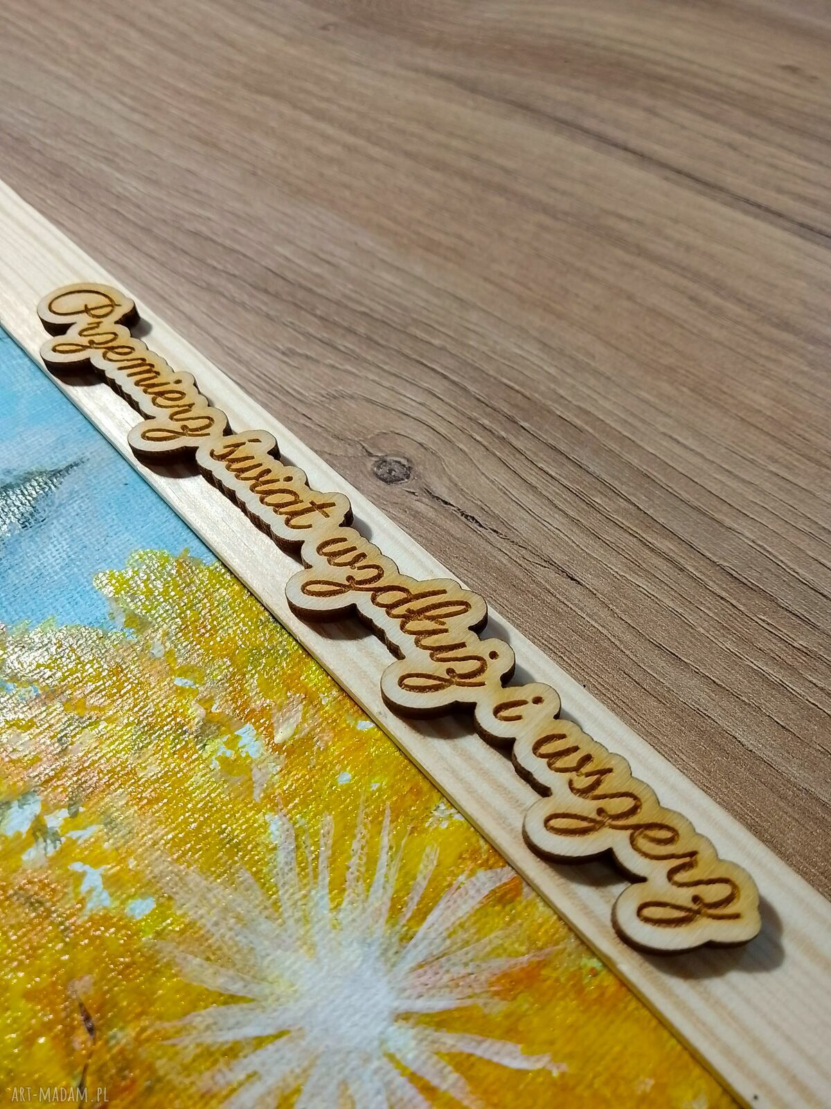 POMYSŁ NA SPERSONALIZOWANY PREZENT - OBRAZ W RAMIE „KAMIENNY BRZEG” Z CYTATEM