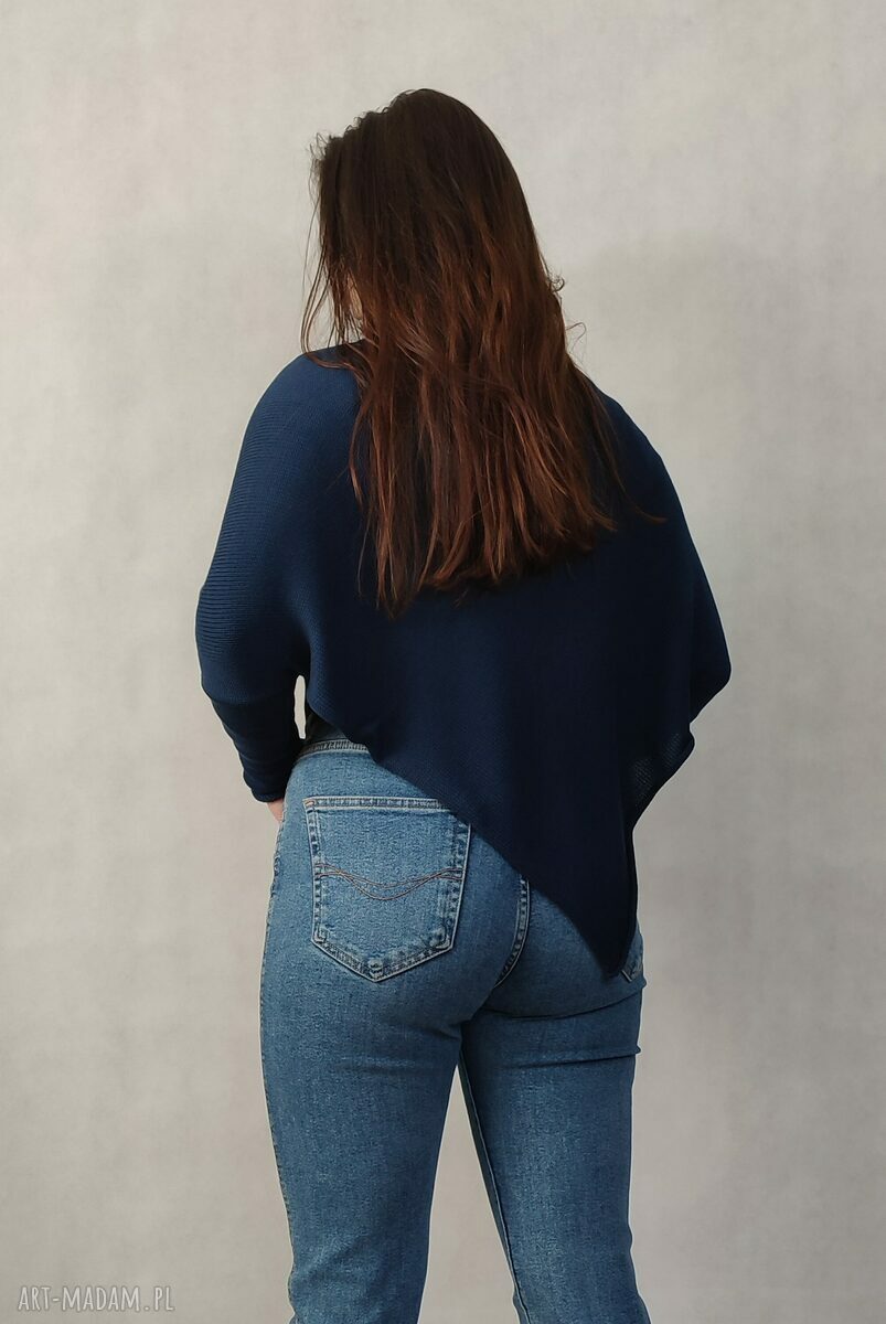 Sweter - Ponczo w kolorze granatowym