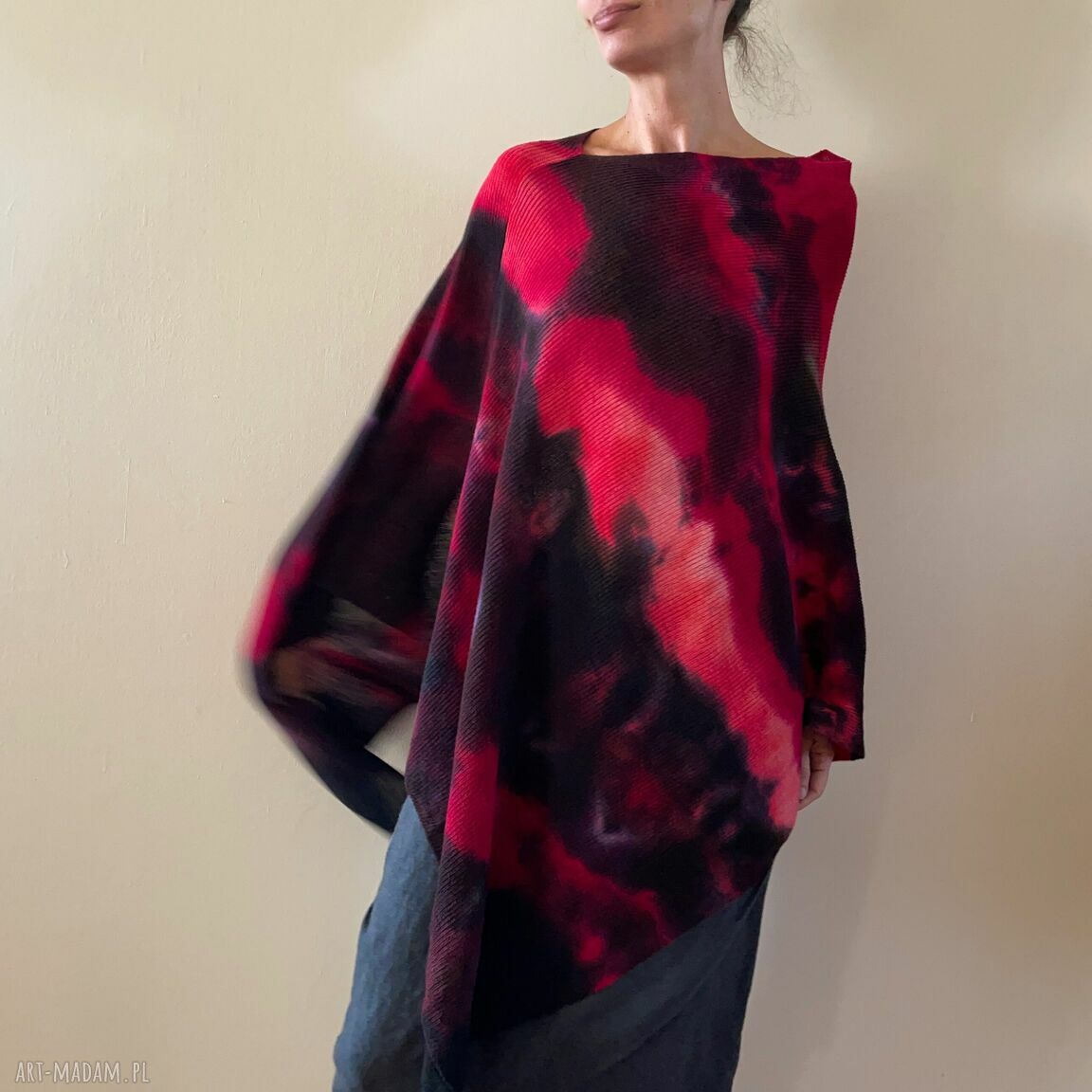 Ponczo z wełny merino red&black - ręcznie barwiona tunika oversize (one size)