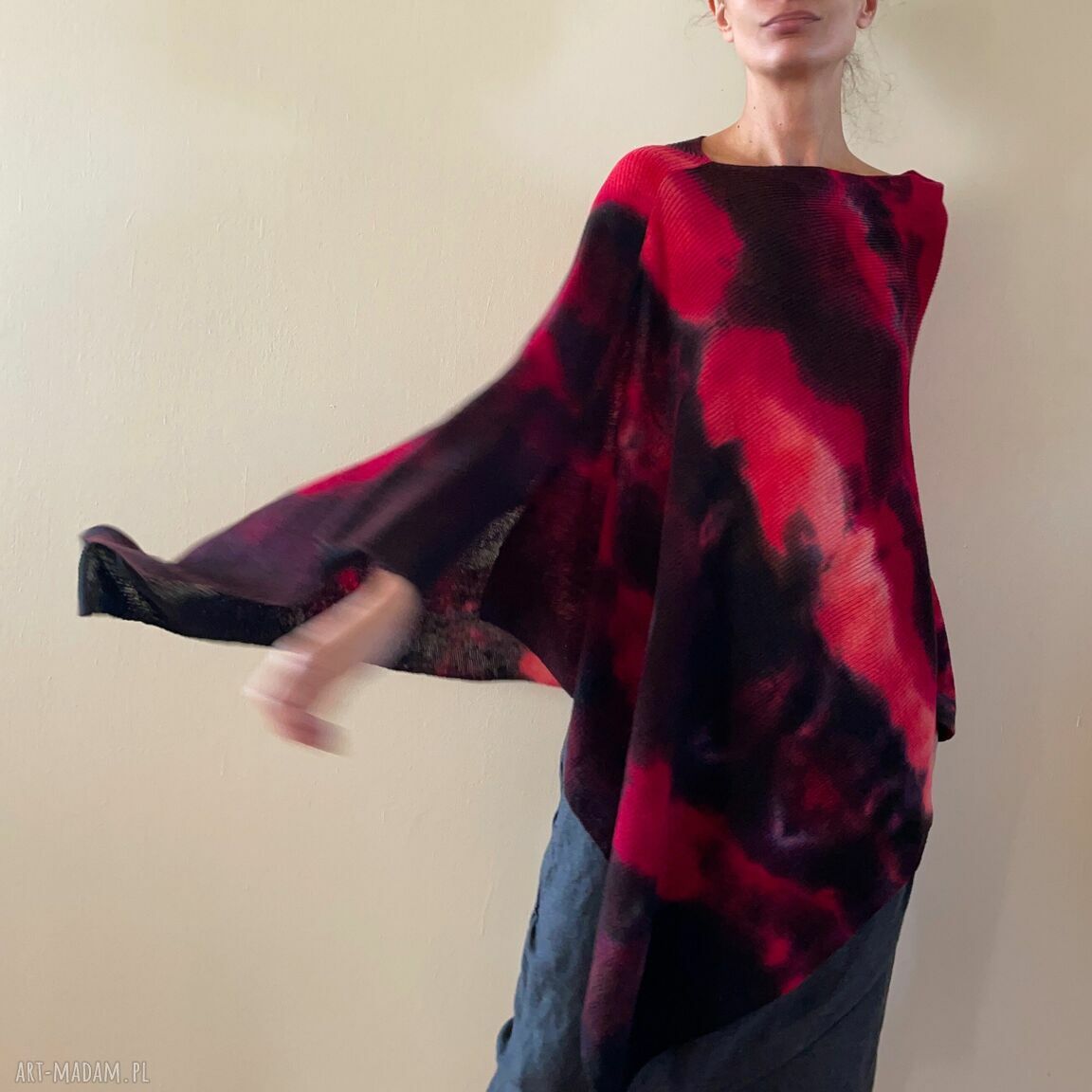 Ponczo z wełny merino red&black - ręcznie barwiona tunika oversize (one size)