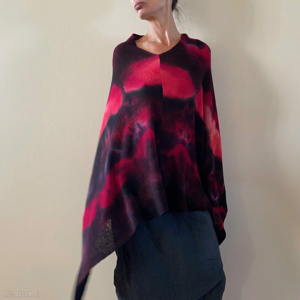 Ponczo z wełny merino red&black - ręcznie barwiona tunika oversize (one size)