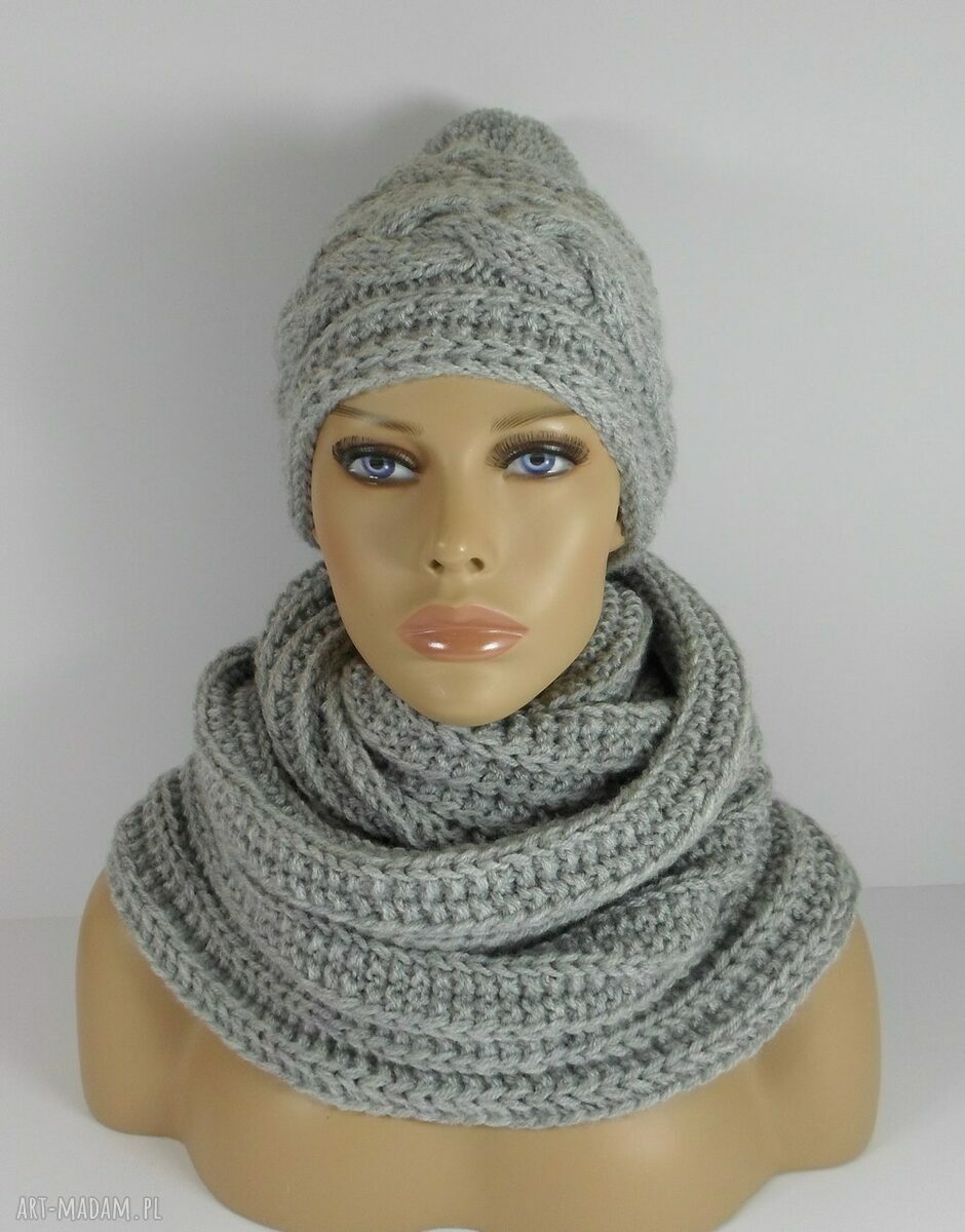 Popielaty komin i czapka z dwoma warkoczami - komplet handmade