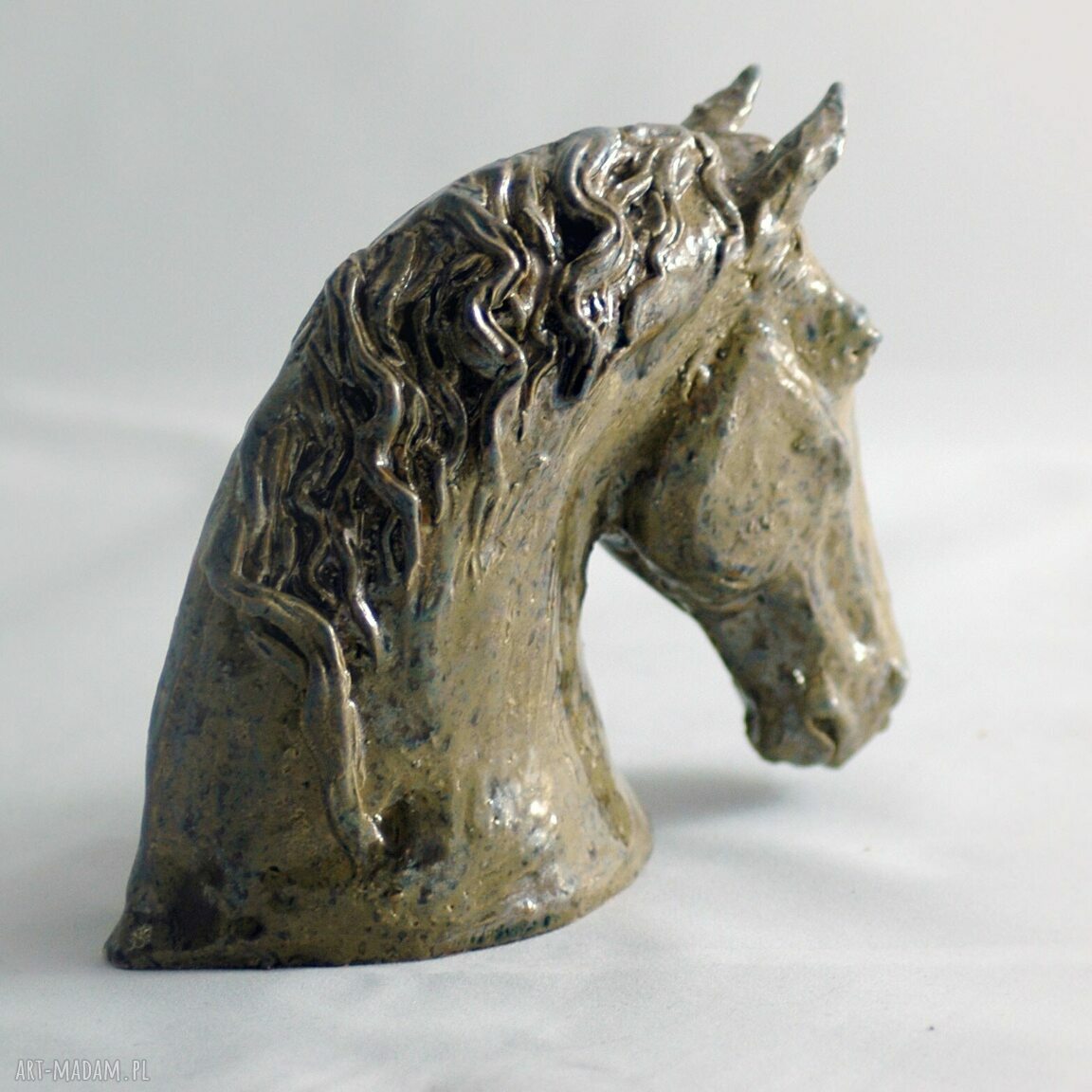 Popiersie konia - figurka ceramiczna ręcznie formowana z gliny