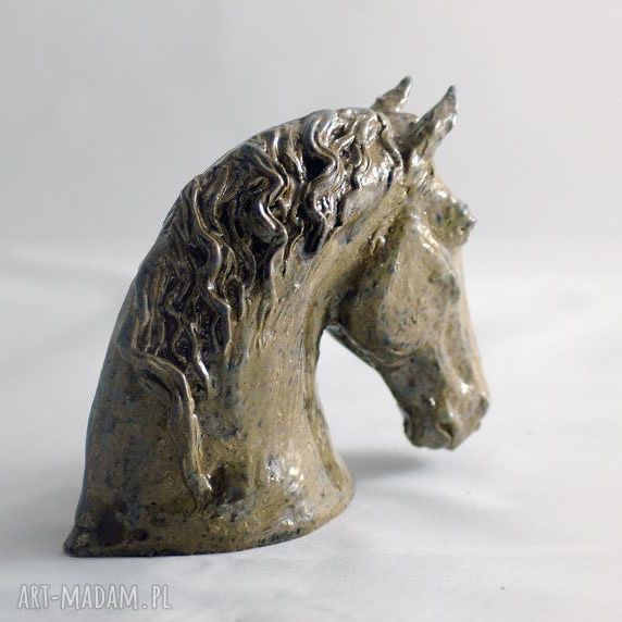 Popiersie konia - figurka ceramiczna ręcznie formowana z gliny