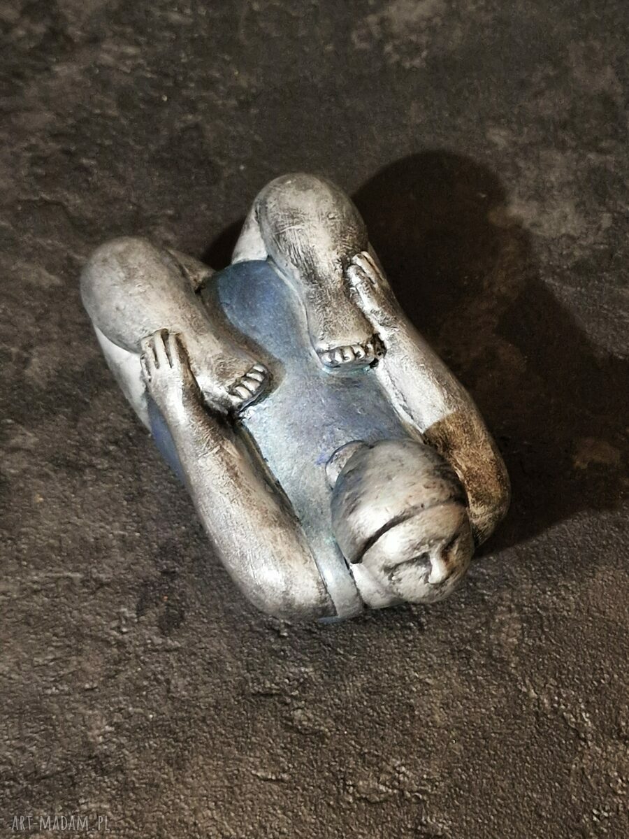 Poranna energia z Dominiką - rzeźba z gipsu (figurki kobiece, metaliczny efekt)