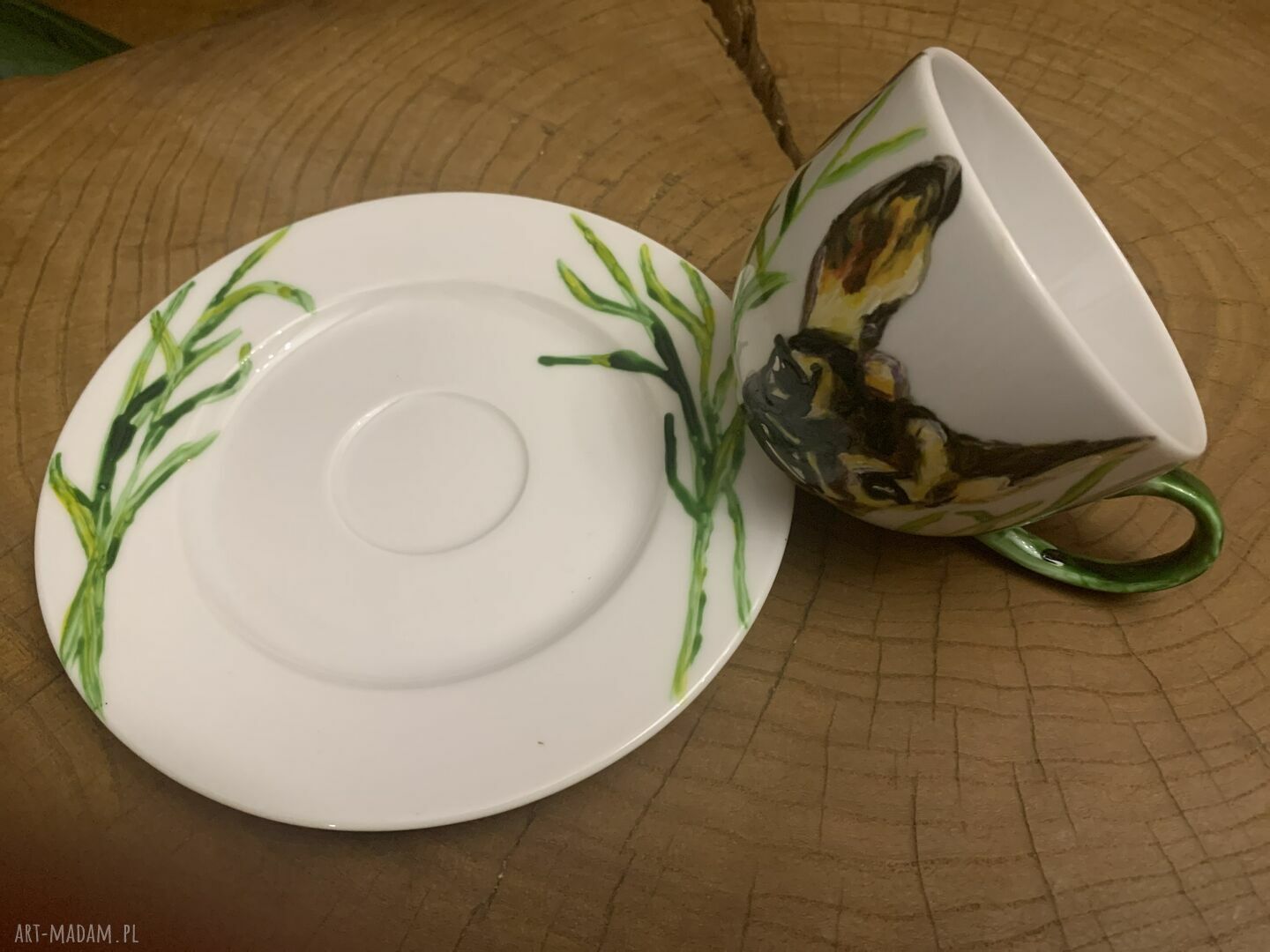 Porcelanowa filiżanka ze spodkiem Sarny