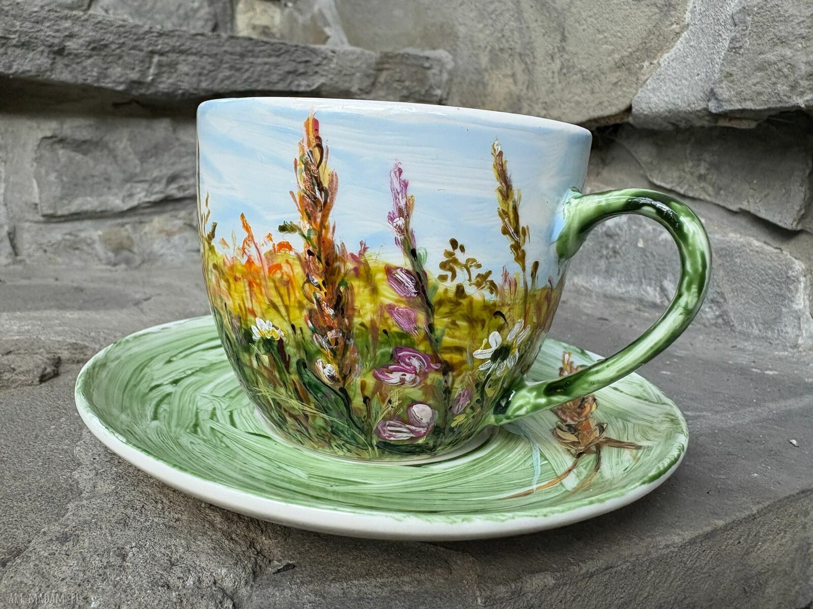 Porcelanowa filiżanka ręcznie malowana Łąka 250 ml ze spodkiem