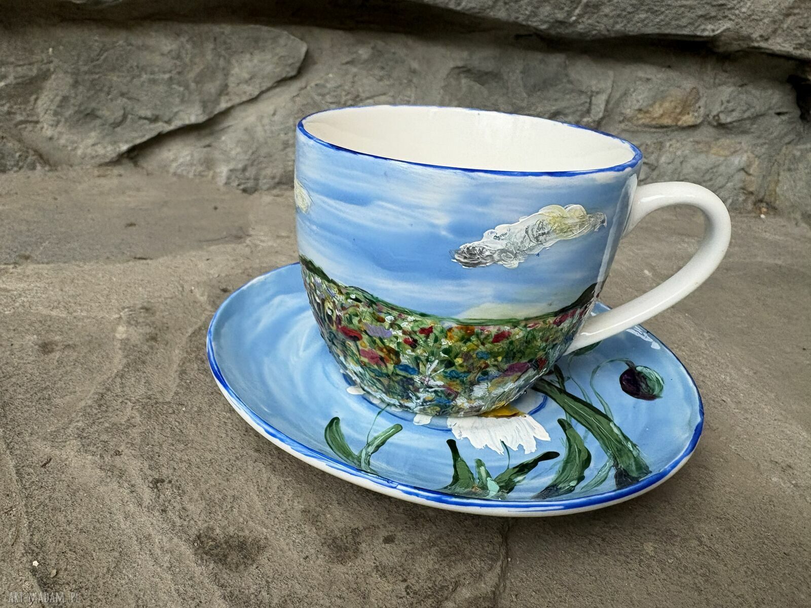 Porcelanowa filiżanka ręcznie malowana Łąka i chmury (250 ml)