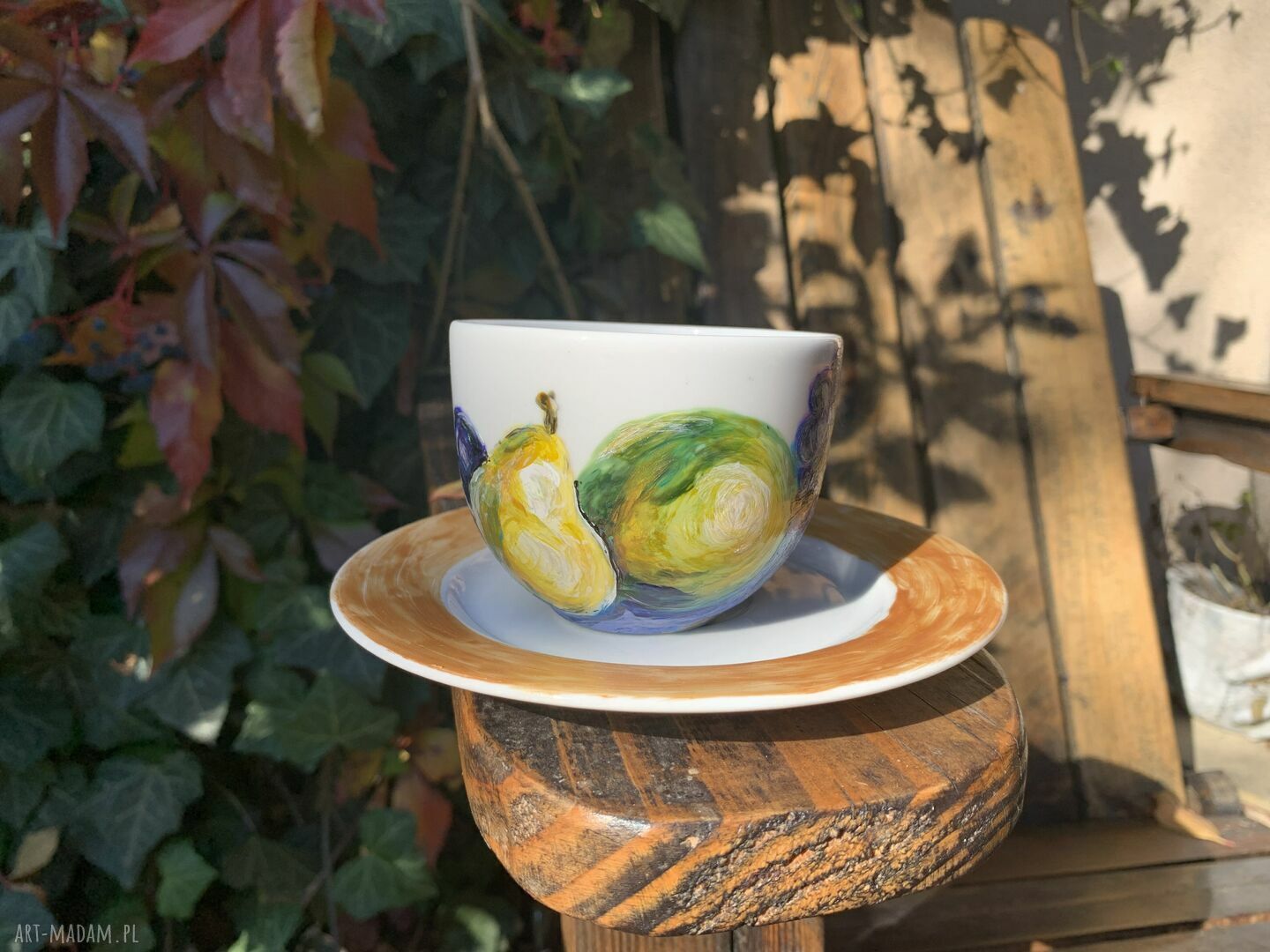Porcelanowa filiżanka ręcznie malowana - Owoce w złocie (200 ml)
