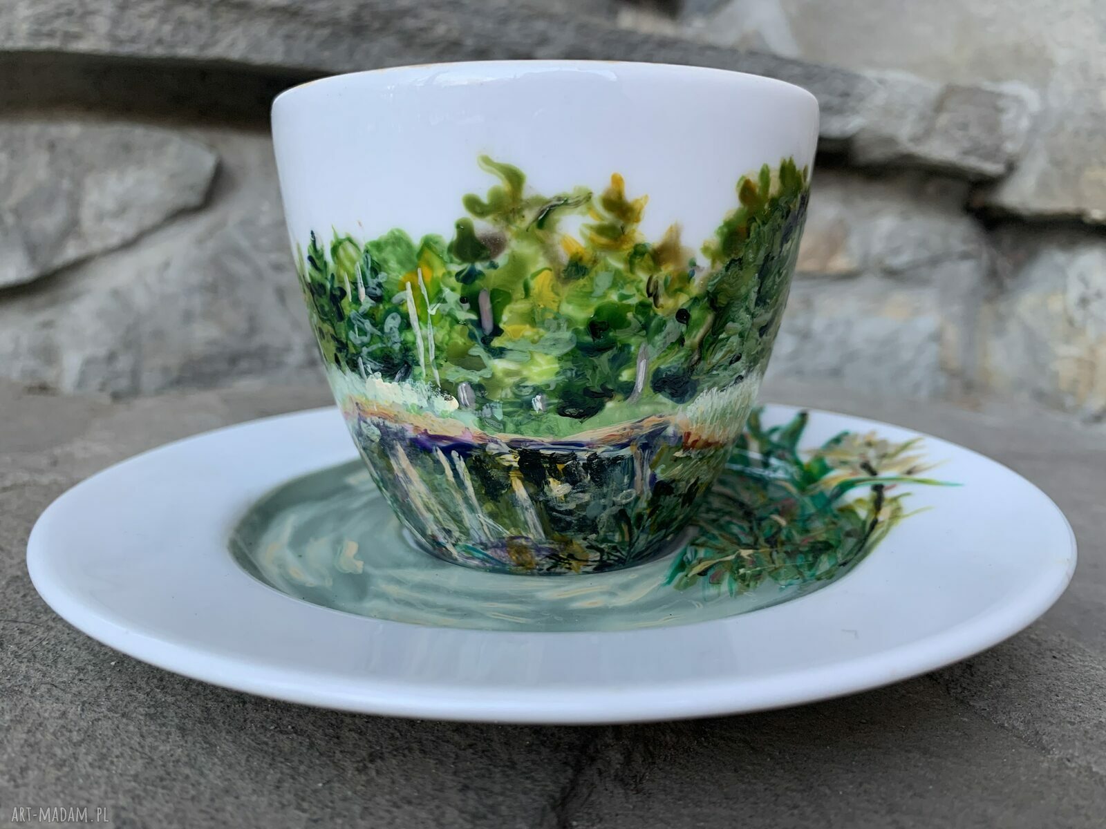 Porcelanowa filiżanka ze spodkiem ręcznie malowana - Leśny pejzaż