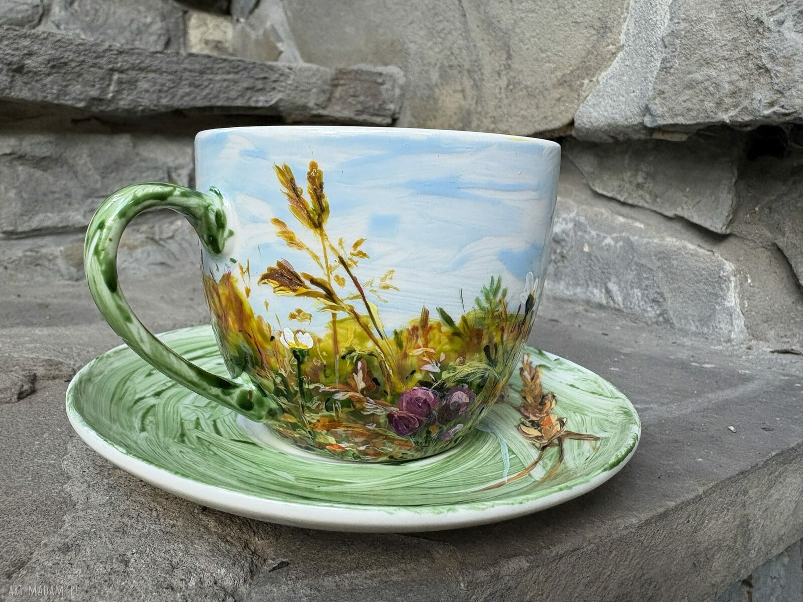 Porcelanowa filiżanka ręcznie malowana Łąka 250 ml ze spodkiem