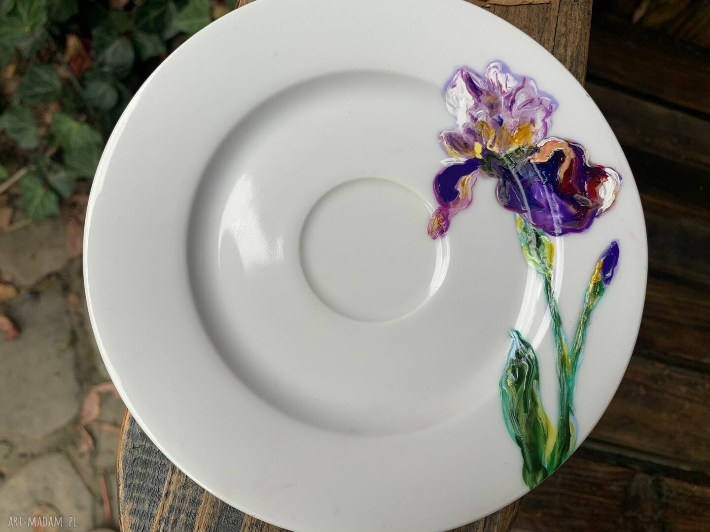Porcelanowa filiżanka ze spodkiem ręcznie malowana Irysy