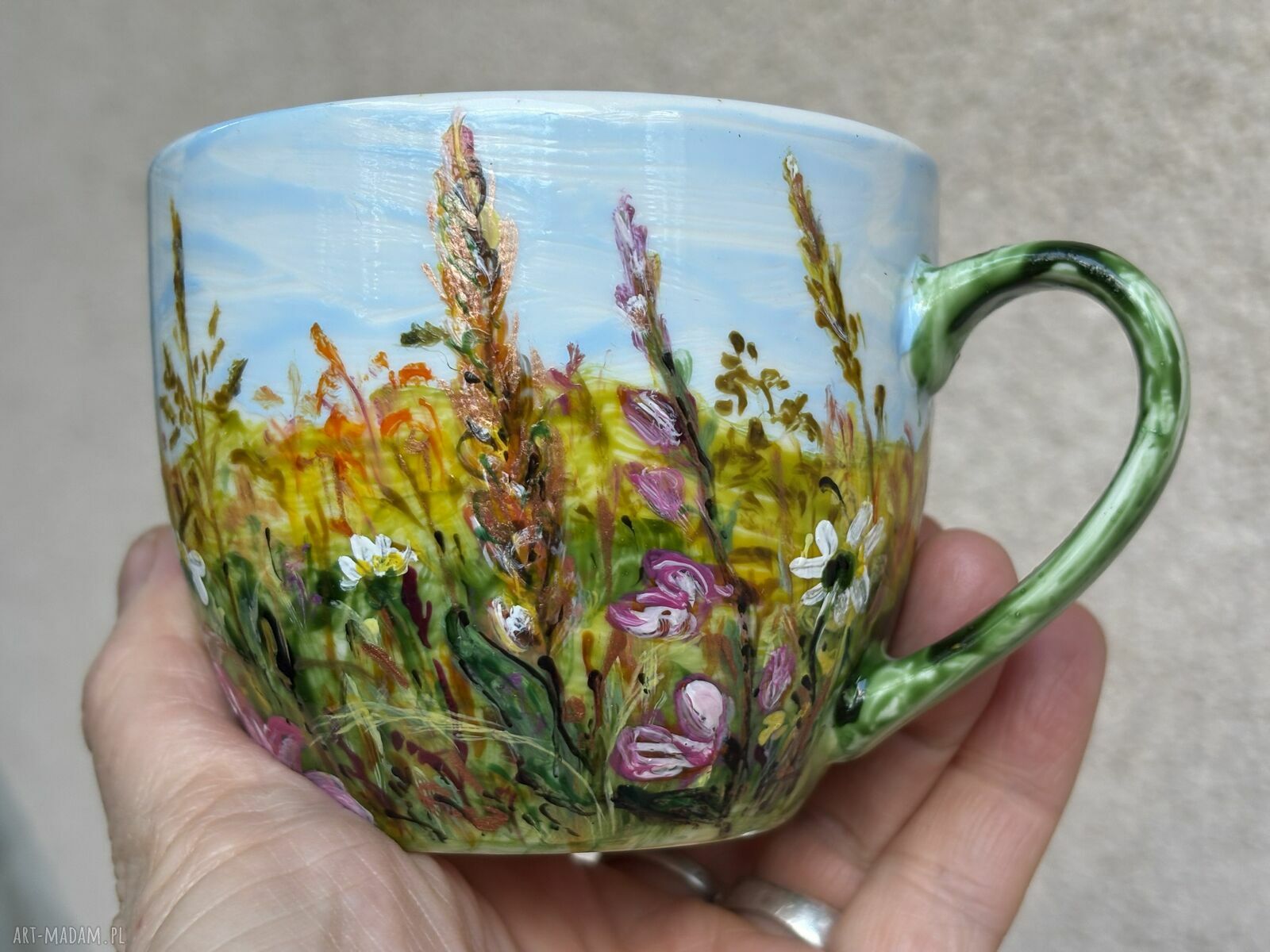 Porcelanowa filiżanka ręcznie malowana Łąka 250 ml ze spodkiem