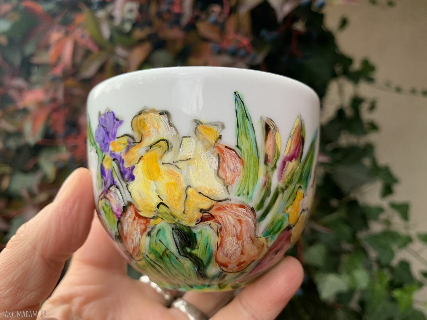 Porcelanowa filiżanka ze spodkiem ręcznie malowana Irysy