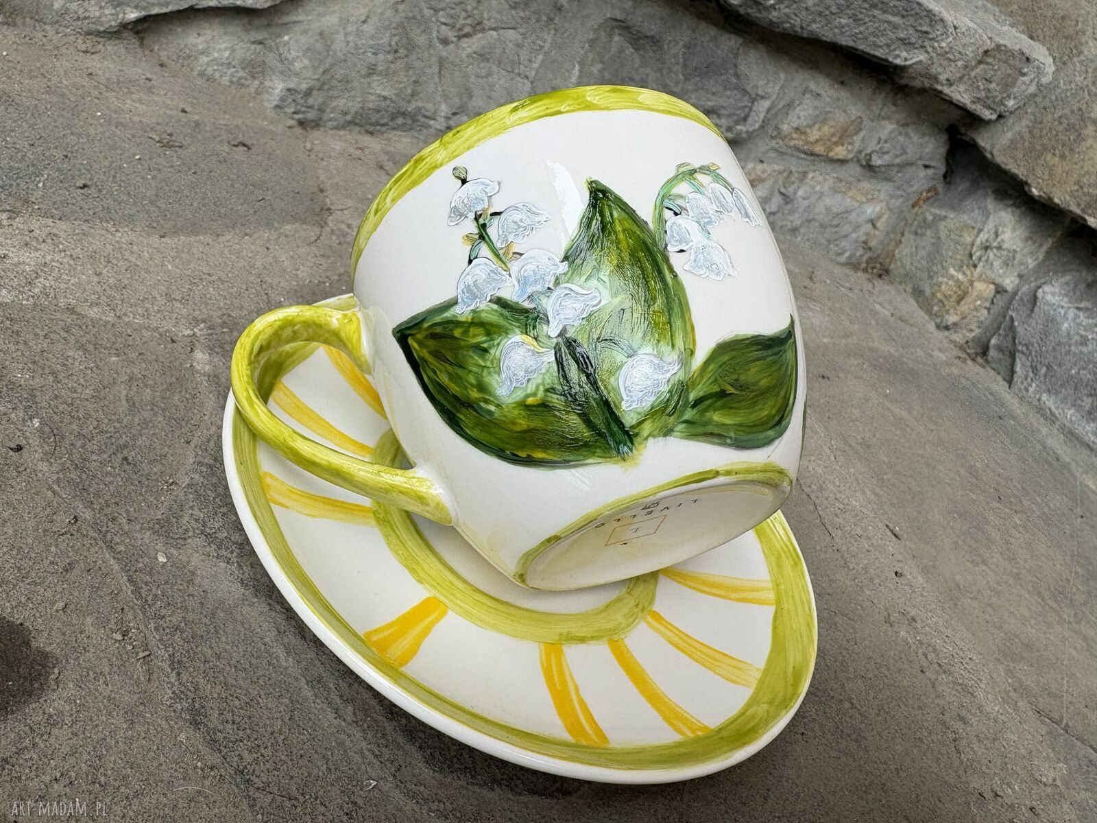Wiosenna porcelanowa filiżanka ręcznie malowana