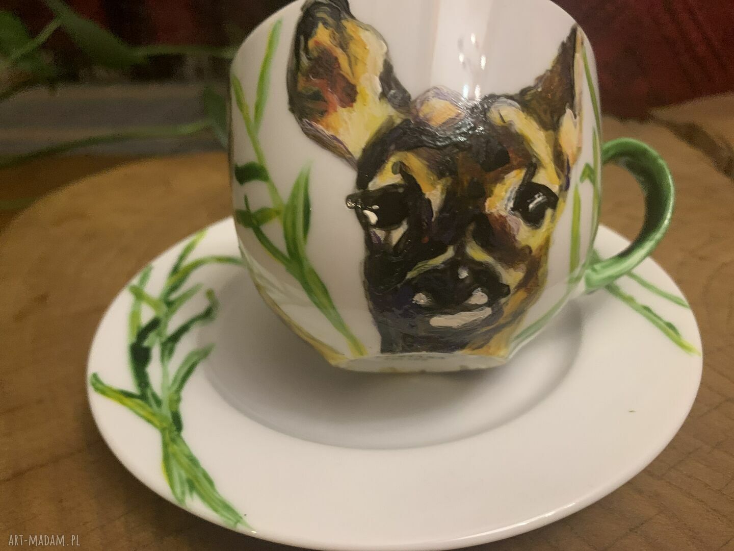 Porcelanowa filiżanka ze spodkiem Sarny